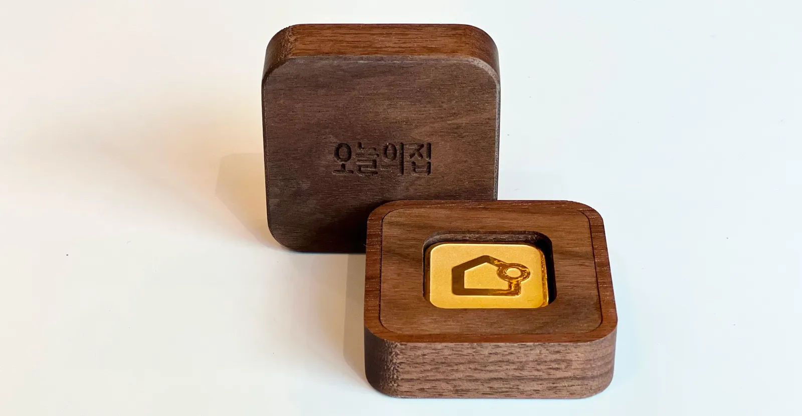 ▲ 장기근속 구성원에게 드리는 순금 골드바